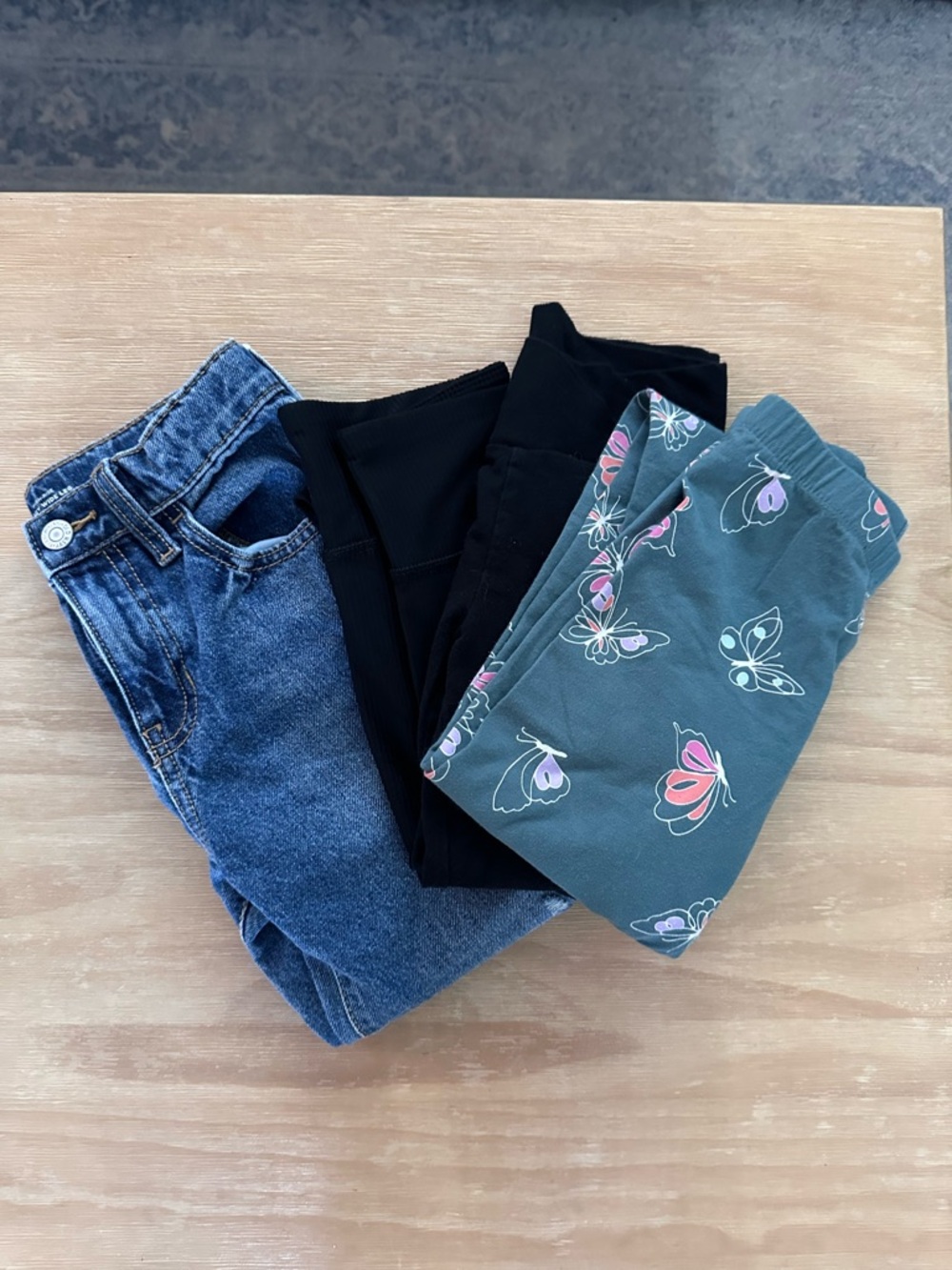 Lot of 4 Girls leggings/ jeans size 8